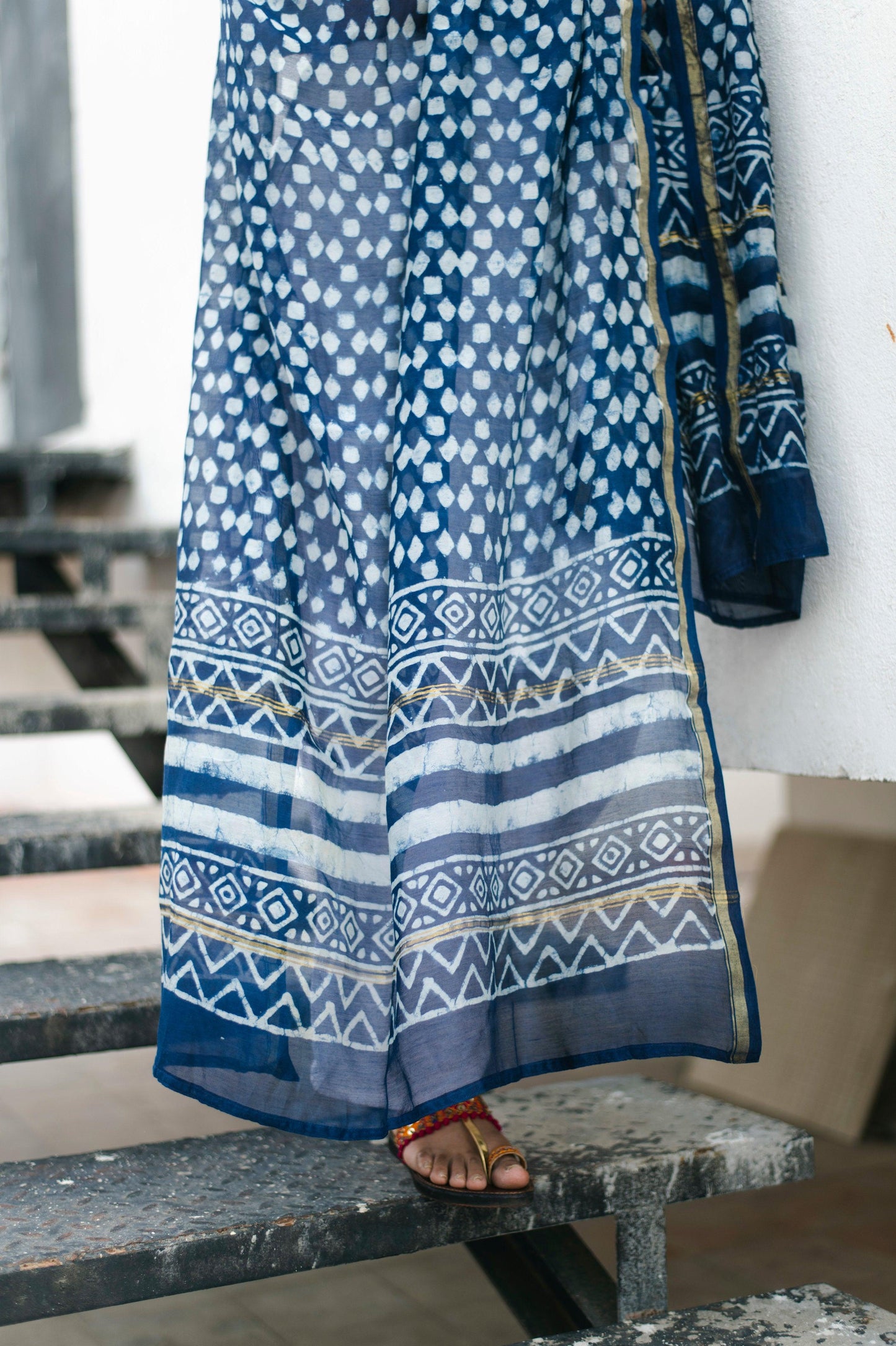 Kaisori Indigo Chanderi Dupatta - Chand taara Kaisori