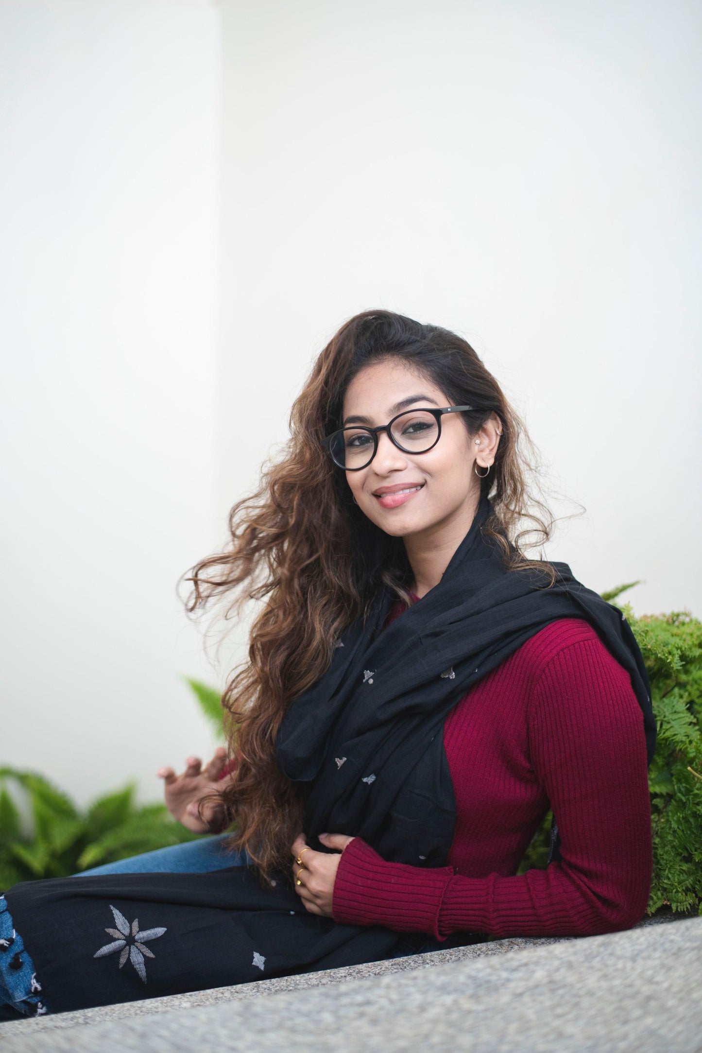 Kaisori Jamdani black cotton stole Kaisori