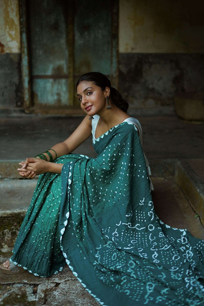 Boond - Bandhani green shaded Bandhani cotton saree Kaisori