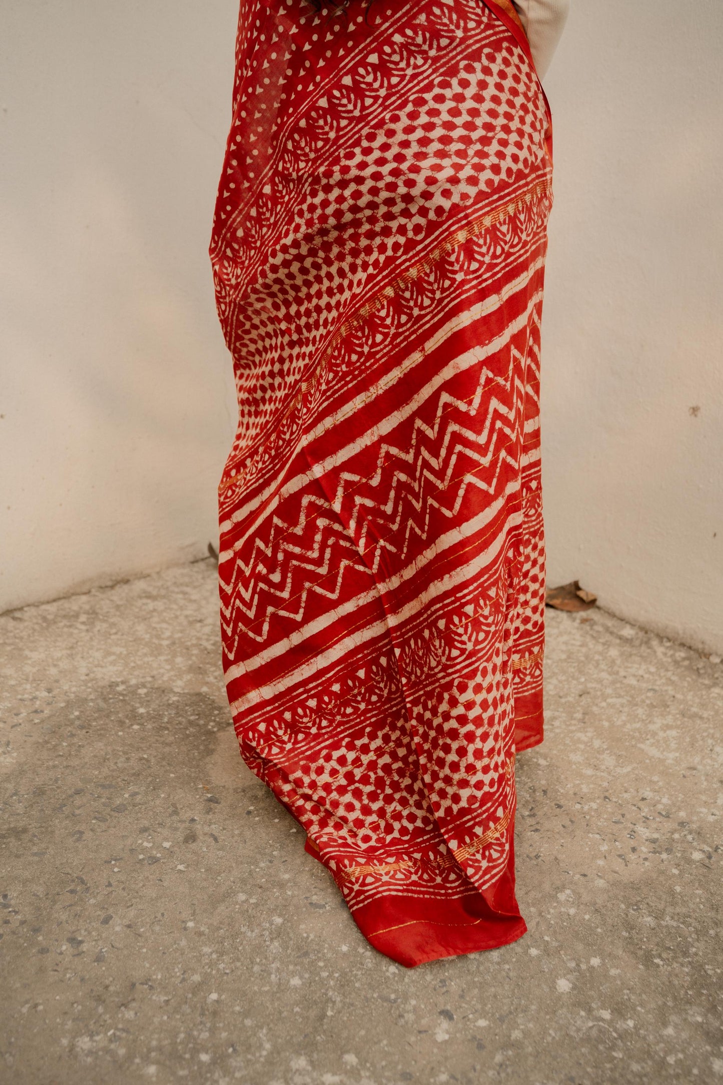 Natural dyed Dabu sarees - Malhar -Laal booti