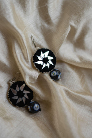 Kaisori Dual circle thread pottery earrings - black and white Kaisori