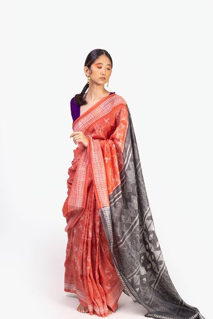 Kaisori Inayaat Red and Grey Shibori print saree Kaisori