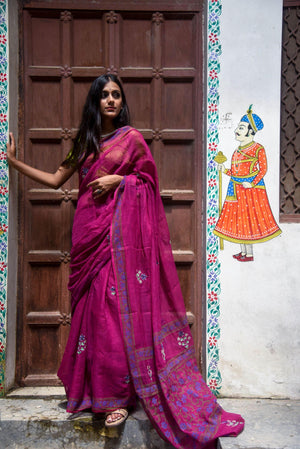 Stunning Photoshoot Poses Ideas In Saree -Storyvogue.com | Saree look, Saree,  Saree poses