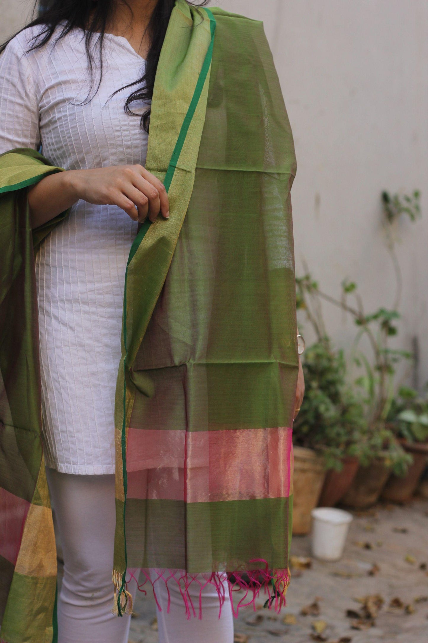 Kaisori Maheshwari  dupatta  - Pink and green Kaisori