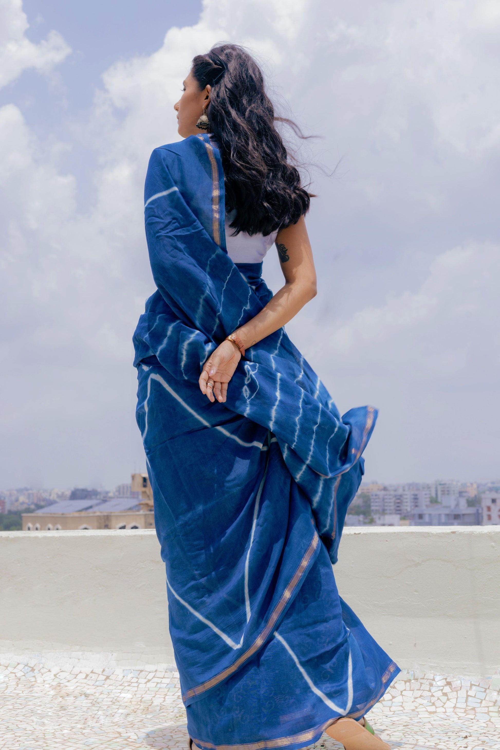 Kaisori Malhar - Dabu Pharad Clamp Indigo Dabu Silk Cotton saree 001 Kaisori