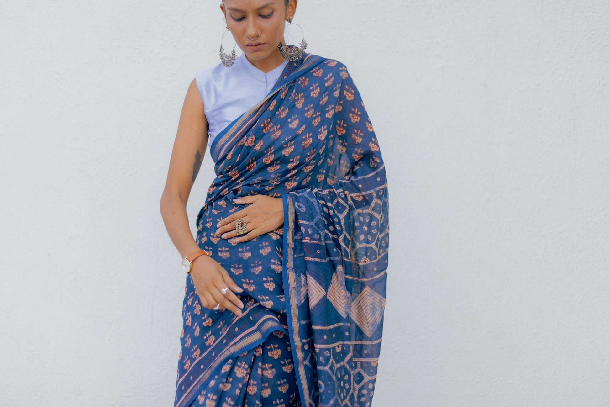 Kaisori Malhar - Dabu Pharad  Gulab Indigo Dabu Silk Cotton saree Kaisori