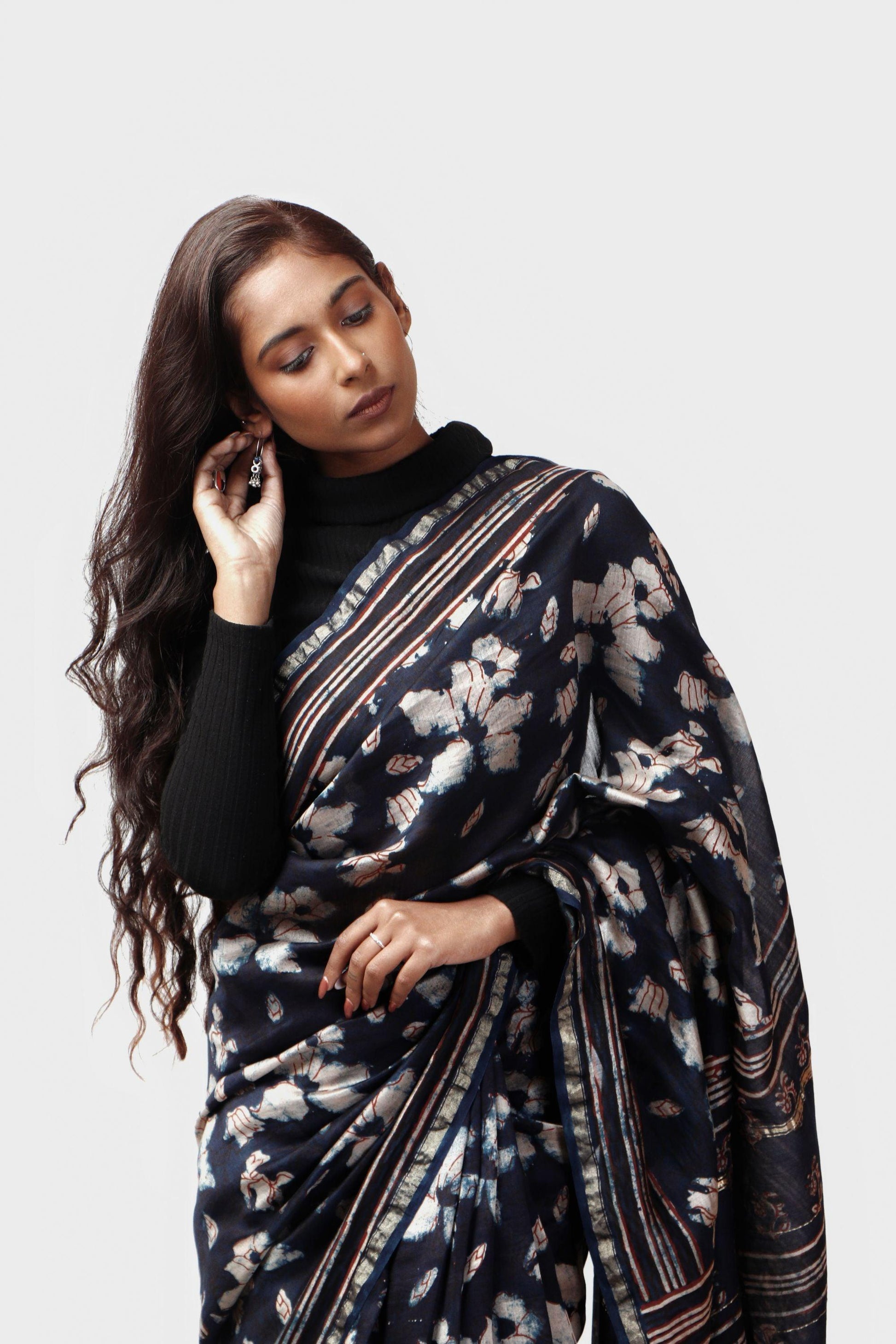 Kaisori Malhar - Dabu Pharad Leaf Indigo handblockprinted Silk Cotton saree Kaisori