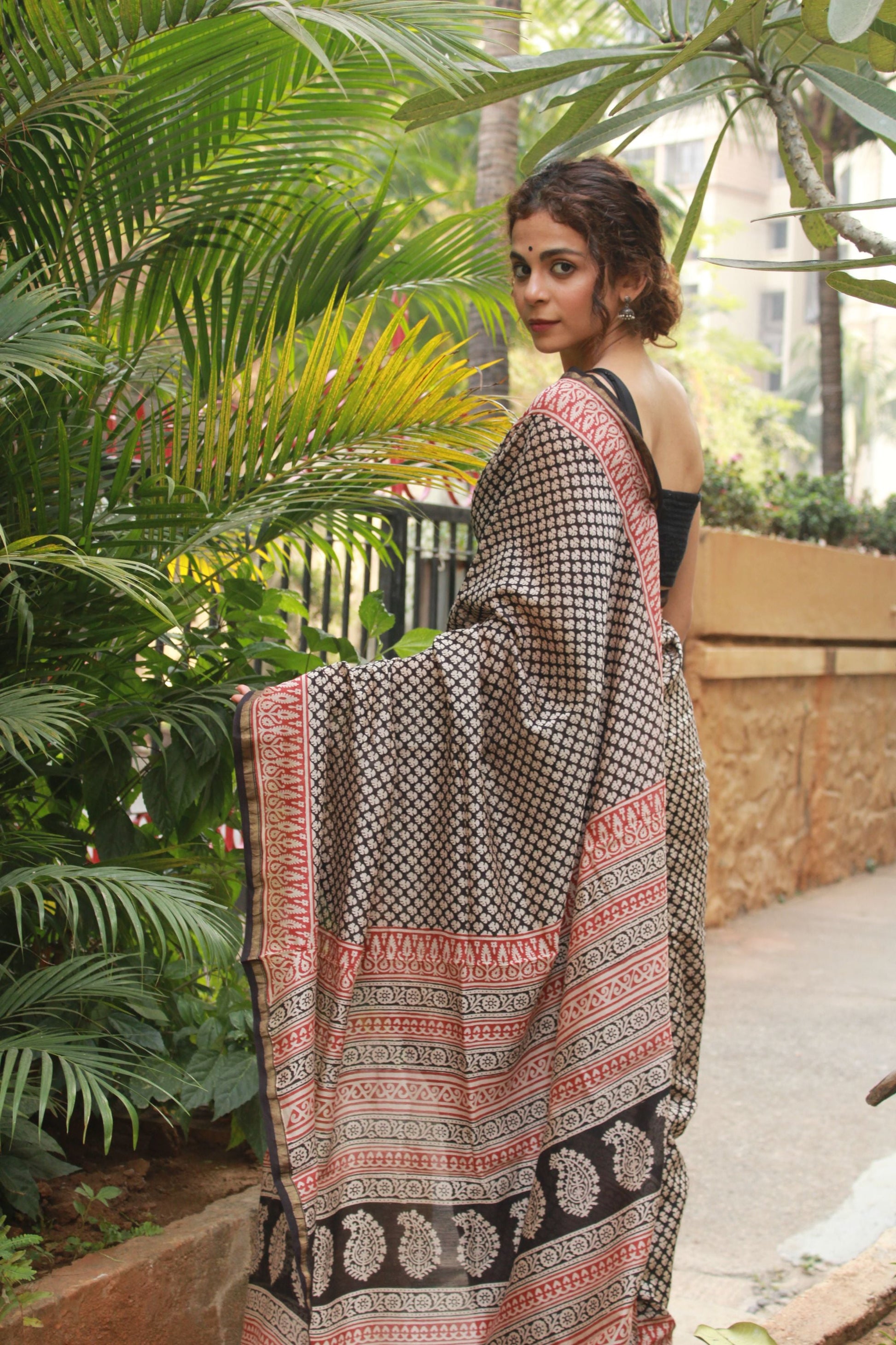 Roheda Buta black Syahi Begar Chanderi Saree Kaisori