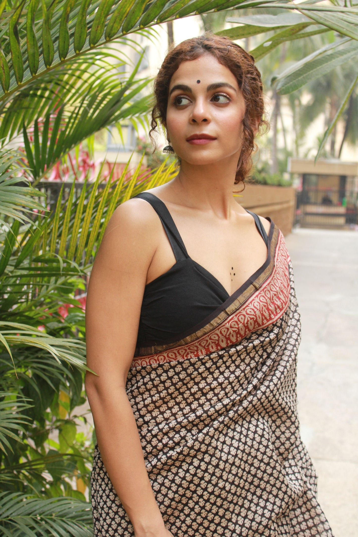 Roheda Buta black Syahi Begar Chanderi Saree Kaisori