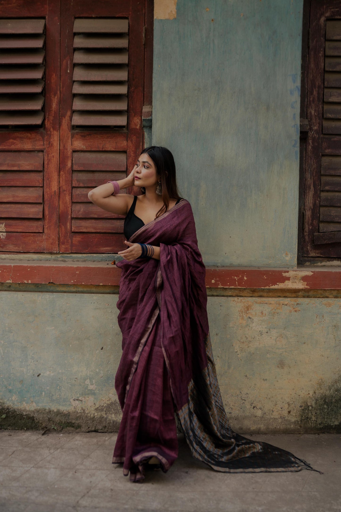 Weaves of Bengal - Sitara- Magenta linen cotton saree