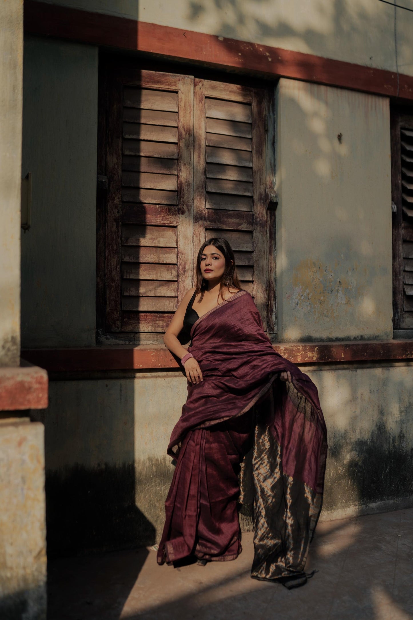 Weaves of Bengal - Sitara- Magenta linen cotton saree