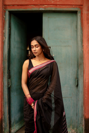 Seher - Black Pink Maheshwari Saree Kaisori