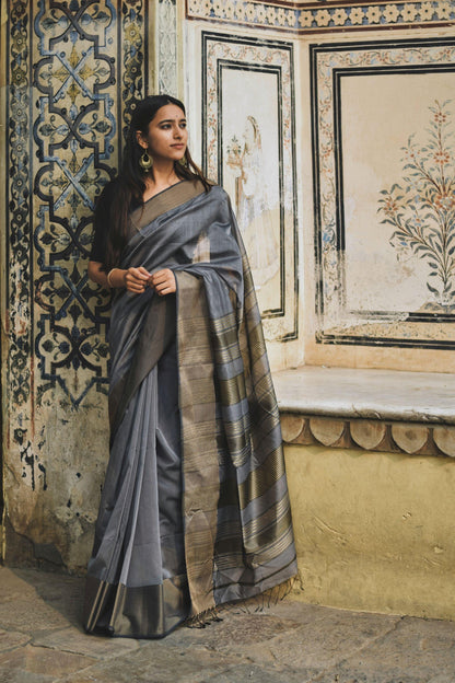 Seher - Grey Maheshwari Saree Kaisori